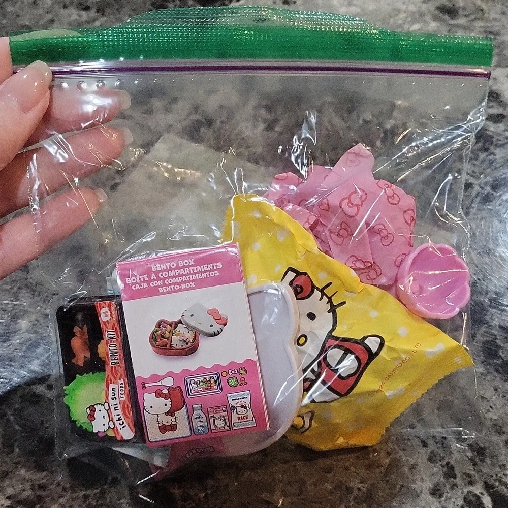 Miniverse Make It Mini Food Hello Kitty Bento Box